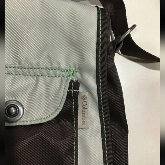 Columbia Sportswear Crossbody/Messenger Travel Bag Women's - Picture 6 of 13